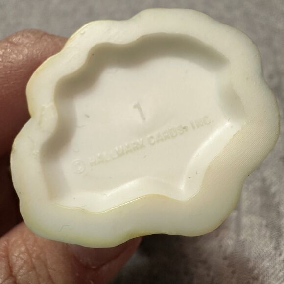 Betsey Clark Figurine Vintage 1975 Hallmark Cards 3” - Picture 4 of 4